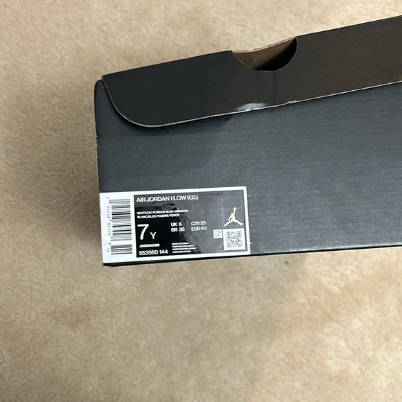 Jordan 1 low unc blue, like new condition - Picture 4 of 4